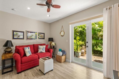 House in Vero Beach, Florida 2 bedrooms, 146.6 sq.m. № 2338335 - photo 16