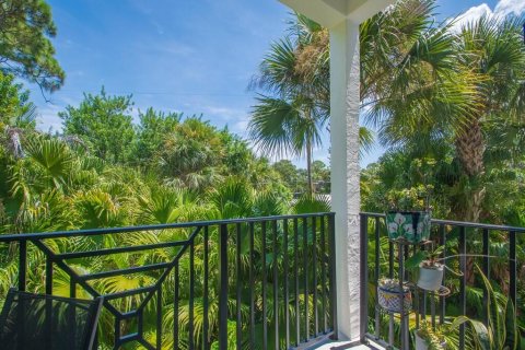 House in Vero Beach, Florida 2 bedrooms, 146.6 sq.m. № 2338335 - photo 12
