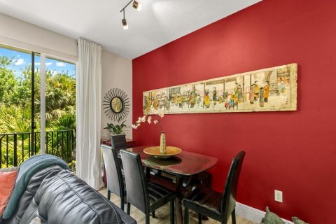 House in Vero Beach, Florida 2 bedrooms, 146.6 sq.m. № 2338335 - photo 21