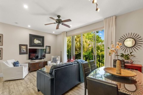 House in Vero Beach, Florida 2 bedrooms, 146.6 sq.m. № 2338335 - photo 4