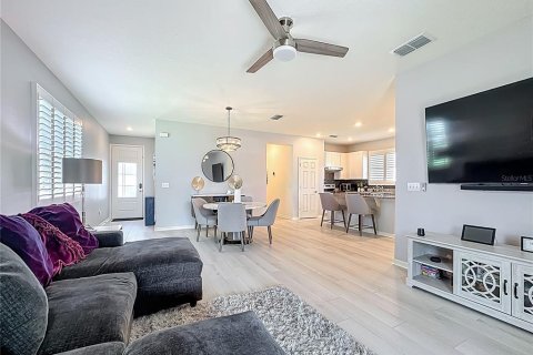 House in Clermont, Florida 3 bedrooms, 143.44 sq.m. № 1912836 - photo 6