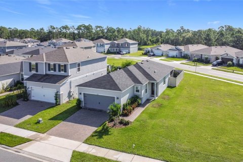 House in Clermont, Florida 3 bedrooms, 143.44 sq.m. № 1912836 - photo 1