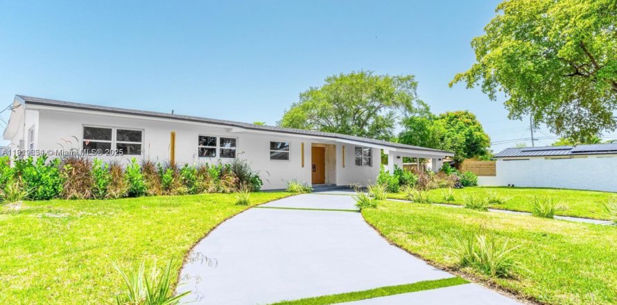 Casa en Miami, Florida 4 dormitorios, 208.29 m2 № 2053787