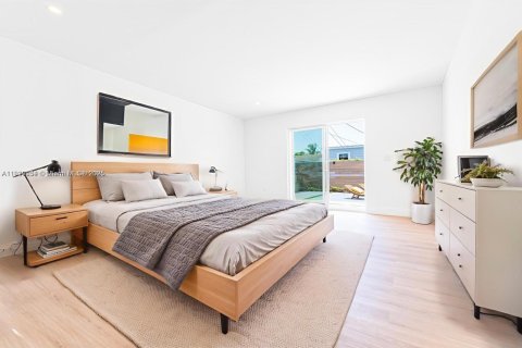 Casa en venta en Miami, Florida, 4 dormitorios, 208.29 m2 № 2053787 - foto 10