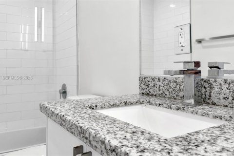 Condominio en alquiler en Miami, Florida, 2 dormitorios, 55.74 m2 № 2086471 - foto 23
