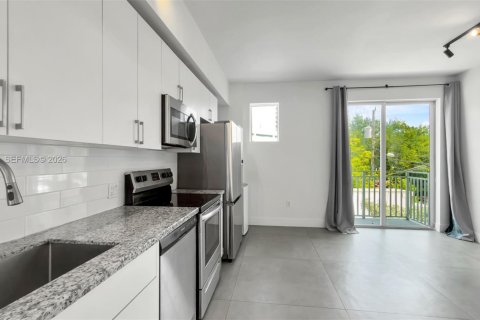 Condominio en Miami, Florida, 2 dormitorios  № 2086471