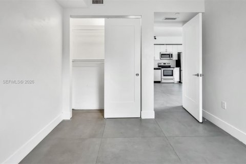 Condominio en alquiler en Miami, Florida, 2 dormitorios, 55.74 m2 № 2086471 - foto 13