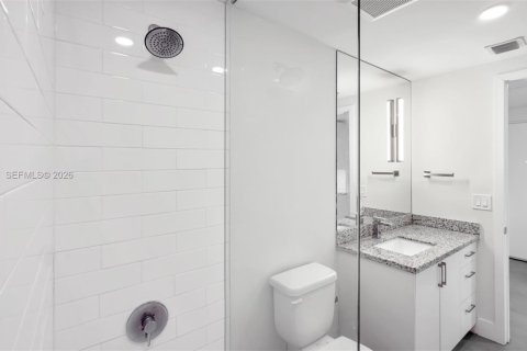 Condominio en alquiler en Miami, Florida, 2 dormitorios, 55.74 m2 № 2086471 - foto 21