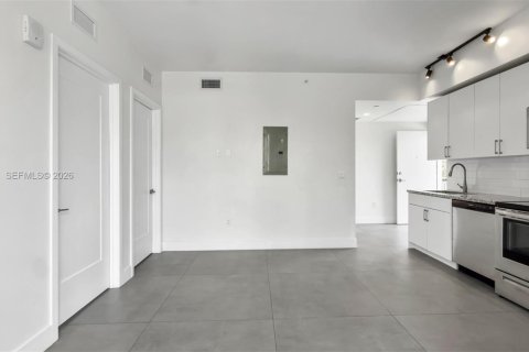 Condominio en alquiler en Miami, Florida, 2 dormitorios, 55.74 m2 № 2086471 - foto 10