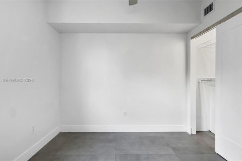 Condominio en alquiler en Miami, Florida, 2 dormitorios, 55.74 m2 № 2086471 - foto 16