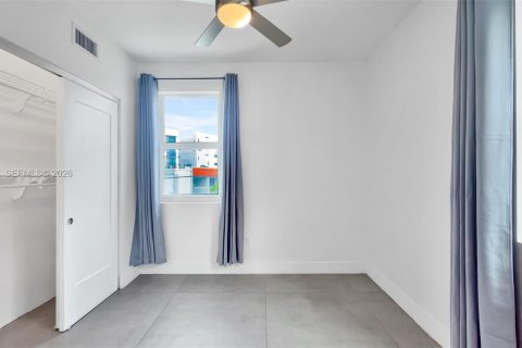 Condominio en alquiler en Miami, Florida, 2 dormitorios, 55.74 m2 № 2086471 - foto 17