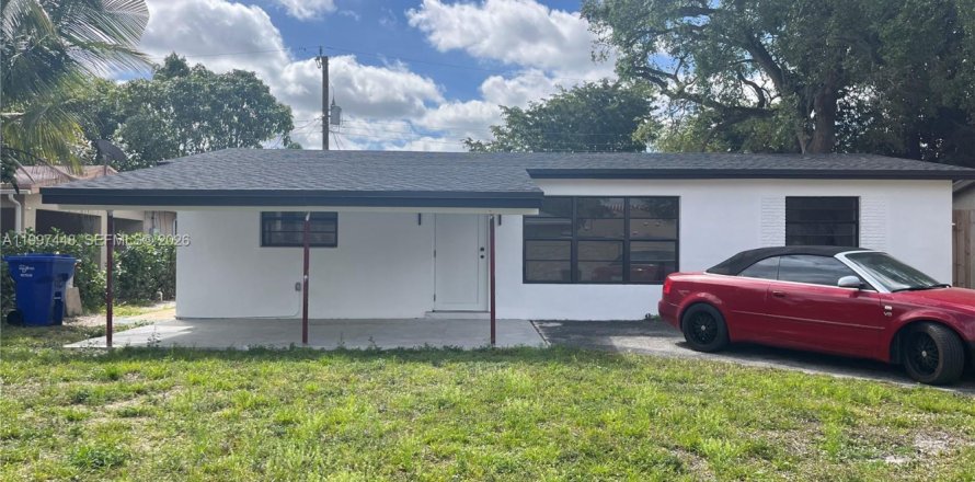 House in Hollywood, Florida 3 bedrooms, 116.13 sq.m. № 2059308