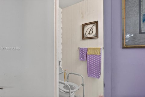 Townhouse in Pembroke Pines, Florida 2 bedrooms, 113.71 sq.m. № 2044773 - photo 28