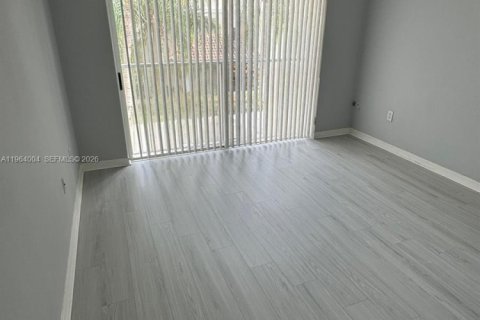 Touwnhouse à louer à Doral, Floride: 4 chambres, 176.33 m2 № 2025538 - photo 15