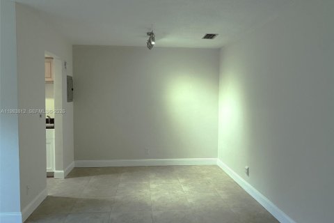 Copropriété à vendre à Hollywood, Floride: 1 chambre, 63.17 m2 № 2047680 - photo 2