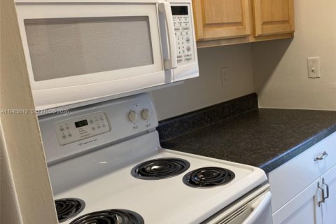 Copropriété à vendre à Hollywood, Floride: 1 chambre, 63.17 m2 № 2047680 - photo 8