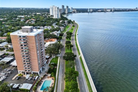 Condo in Tampa, Florida, 2 bedrooms № 2222912 - photo 8