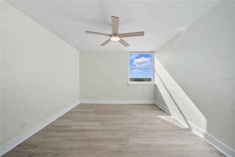 Condo in Tampa, Florida, 2 bedrooms № 2222912 - photo 13