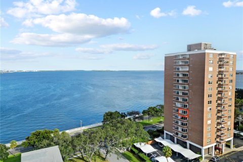 Condo in Tampa, Florida, 2 bedrooms № 2222912 - photo 2