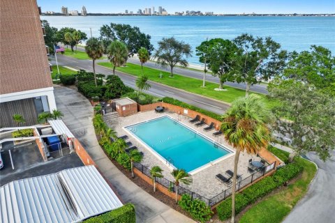 Condo in Tampa, Florida, 2 bedrooms № 2222912 - photo 9