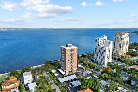 Condo in Tampa, Florida, 2 bedrooms № 2222912 - photo 3