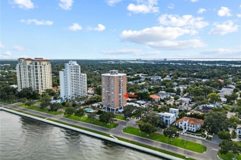Condo in Tampa, Florida, 2 bedrooms № 2222912 - photo 6