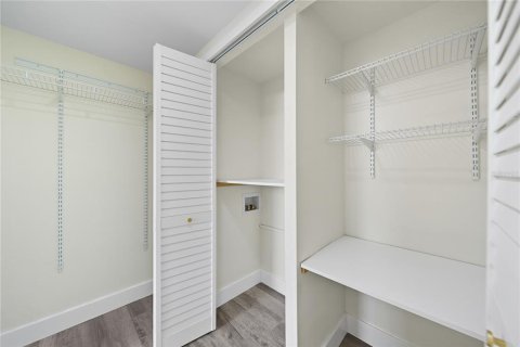 Condo in Tampa, Florida, 2 bedrooms № 2222912 - photo 28