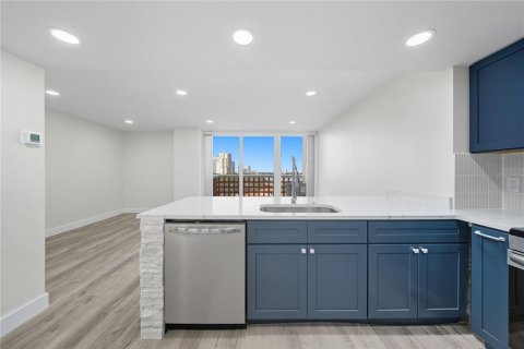 Condo in Tampa, Florida, 2 bedrooms № 2222912 - photo 20