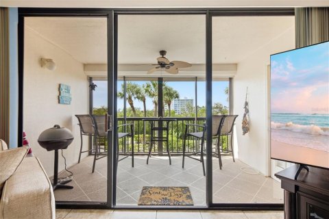 Condo in Largo, Florida, 2 bedrooms  № 2377930 - photo 30