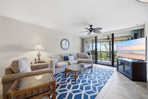 Condo in Largo, Florida, 2 bedrooms  № 2377930 - photo 3
