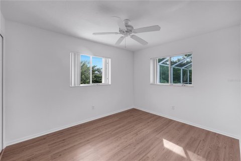 House in Cape Coral, Florida 3 bedrooms, 184.6 sq.m. № 2408424 - photo 10