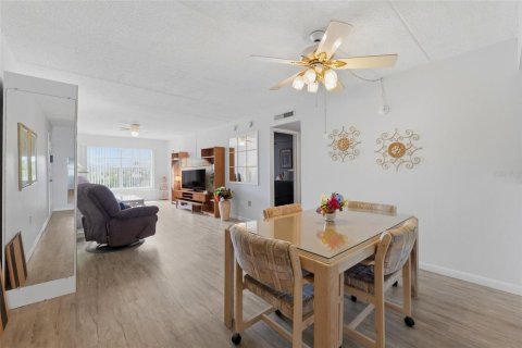 Copropriété à louer à Largo, Floride: 2 chambres, 91.04 m2 № 2099360 - photo 11