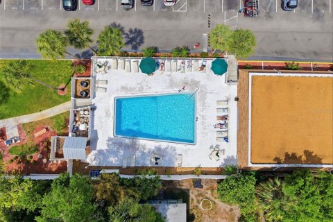 Copropriété à louer à Largo, Floride: 2 chambres, 91.04 m2 № 2099360 - photo 4