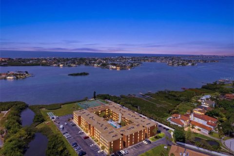 Condo à Largo, Floride, 2 chambres  № 2099360