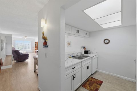 Copropriété à louer à Largo, Floride: 2 chambres, 91.04 m2 № 2099360 - photo 6