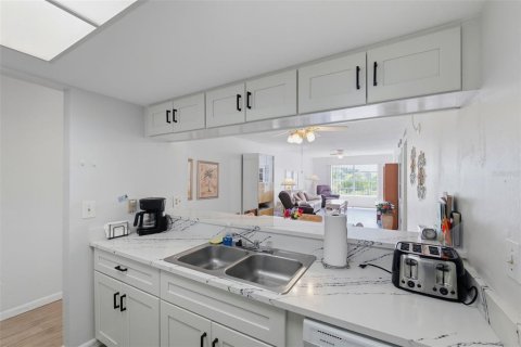 Copropriété à louer à Largo, Floride: 2 chambres, 91.04 m2 № 2099360 - photo 7
