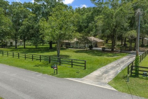 Villa ou maison à Ocala, Floride 3 chambres, 179.67 m2 № 2207143