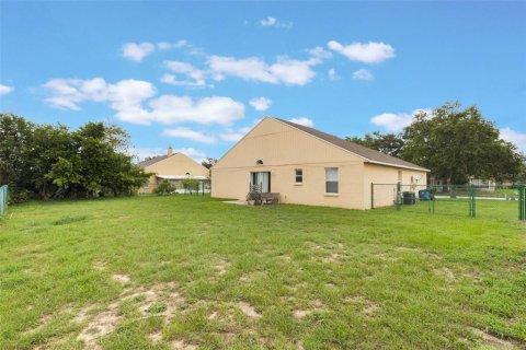 House in Lake Wales, Florida 3 bedrooms, 193.79 sq.m. № 1771494 - photo 24