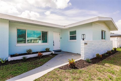 Casa en alquiler en Port Charlotte, Florida, 3 dormitorios, 151.8 m2 № 1826300 - foto 3