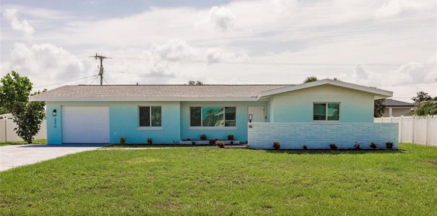 Casa en Port Charlotte, Florida 3 dormitorios, 151.8 m2 № 1826300
