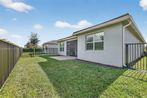 Купить виллу или дом в Порт-Сент-Луси, Флорида 2 спальни, 148.55м2, № 1997223 - фото 28