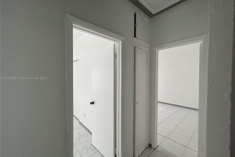 Immobilier commercial à vendre à Miami, Floride: 152.36 m2 № 1939679 - photo 10