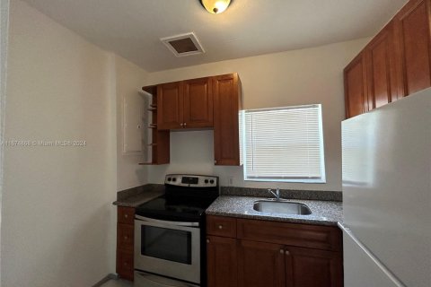 Immobilier commercial à vendre à Miami, Floride: 152.36 m2 № 1939679 - photo 3