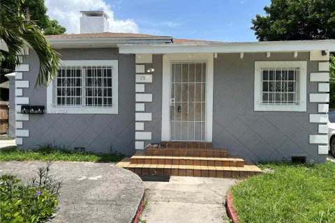 Immobilier commercial à vendre à Miami, Floride: 152.36 m2 № 1939679 - photo 1