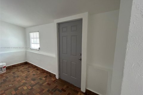 Immobilier commercial à vendre à Miami, Floride: 152.36 m2 № 1939679 - photo 16