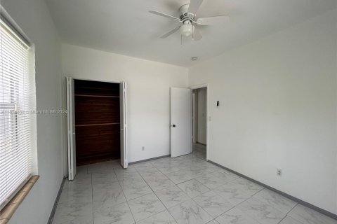 Immobilier commercial à vendre à Miami, Floride: 152.36 m2 № 1939679 - photo 14