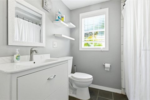 House in Tampa, Florida 3 bedrooms, 98.1 sq.m. № 2151458 - photo 15