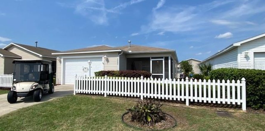 Casa en The Villages, Florida 2 dormitorios, 107.4 m2 № 1908115