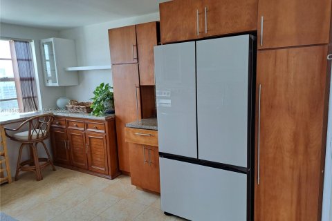 Condo in Aventura, Florida, 2 bedrooms  № 2061668 - photo 21