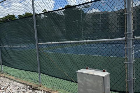 Condominio en venta en Pembroke Pines, Florida, 2 dormitorios, 94.85 m2 № 1939211 - foto 23